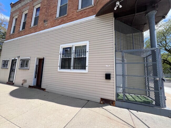 Building Photo - 5257 S Aberdeen St