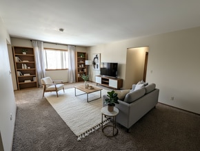 Building Photo - Indian Village Apartments 2 Bedroom/1.5 Bath - Third Floor Apartment