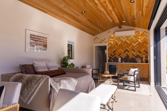 Building Photo - 68 W Lewis Ave