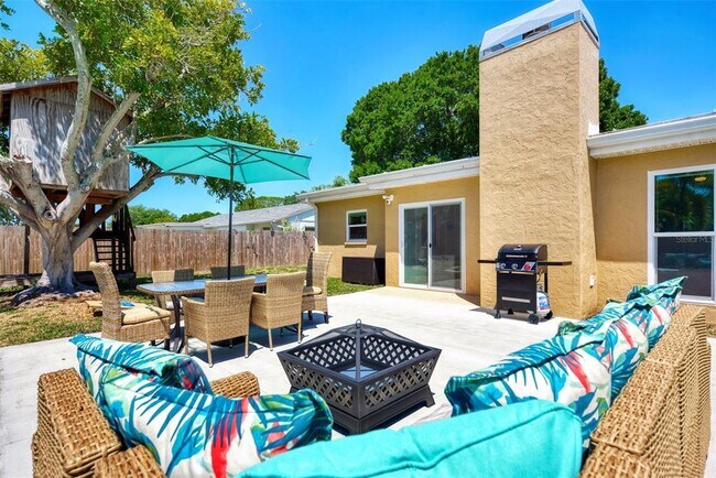 Building Photo - 818 Plum Tree Ln