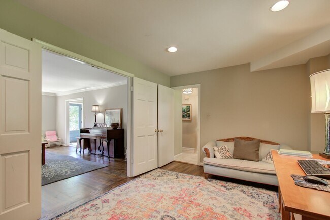 Building Photo - Cool Colonial in North Chevy Chase!