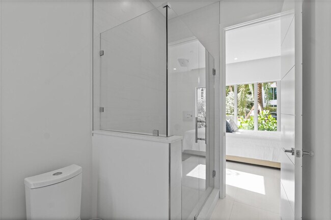 Building Photo - 221 Shore Ct