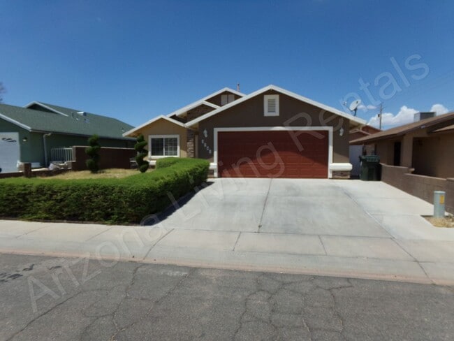 Primary Photo - BEAUTIFUL HOME NEAR WALLECK RANCH