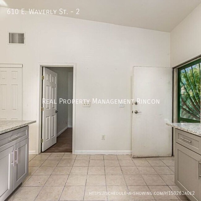 Building Photo - 610 E Waverly St