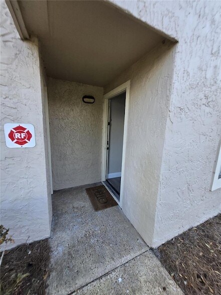 Building Photo - 3044 Antique Oaks Cir