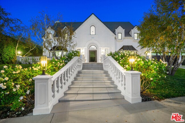 Building Photo - 4608 Westchester Dr