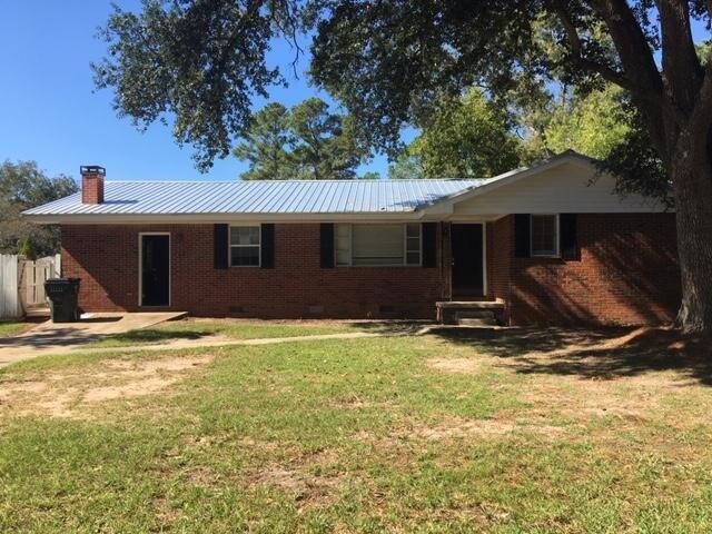 Building Photo - 2401 Hilltop Dr