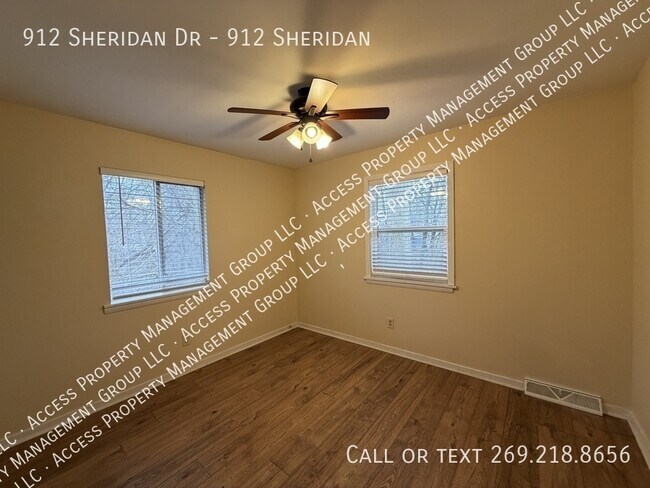 Building Photo - 912 Sheridan Dr