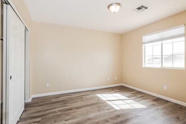 Building Photo - 22678 W Adams Dr