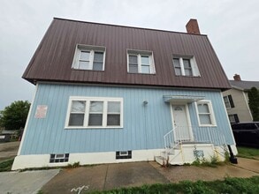 Building Photo - 408 Huron St