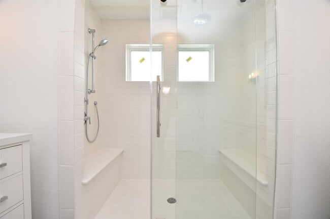 Building Photo - 2209 Via Laura Ln