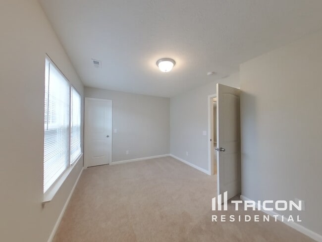 Building Photo - 202 Park Creek Ln