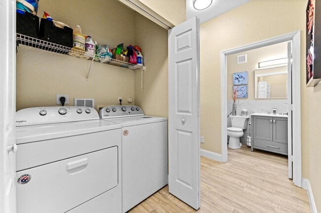 Building Photo - 3043 Grandiflora Dr