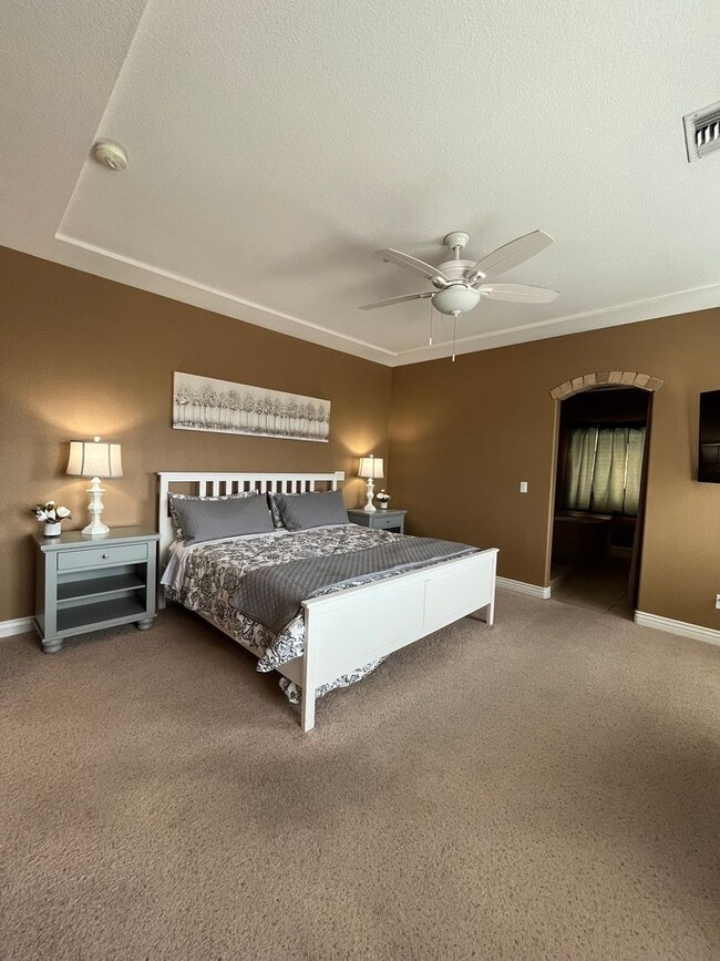 Building Photo - WINTER VACATION RENTAL - 3 Bedroom/3 Bath Condo