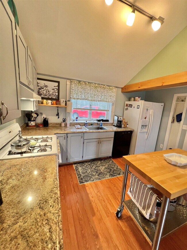 Building Photo - 42 Folly Rd