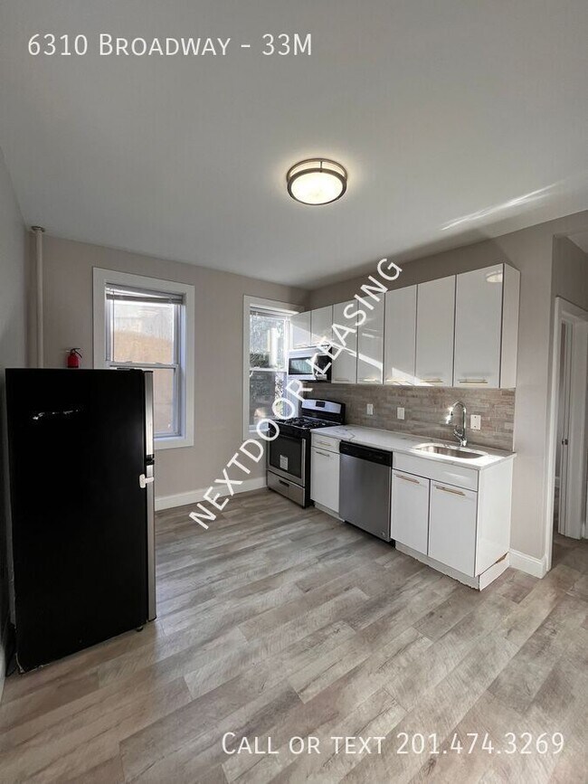 Primary Photo - 6310 Broadway-33M