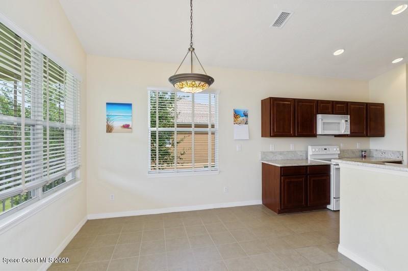 Breakfast Nook - 1020 Venetian Dr