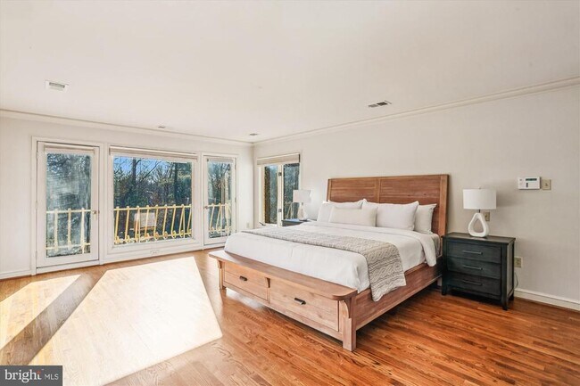 Building Photo - 9939 Bentcross Dr