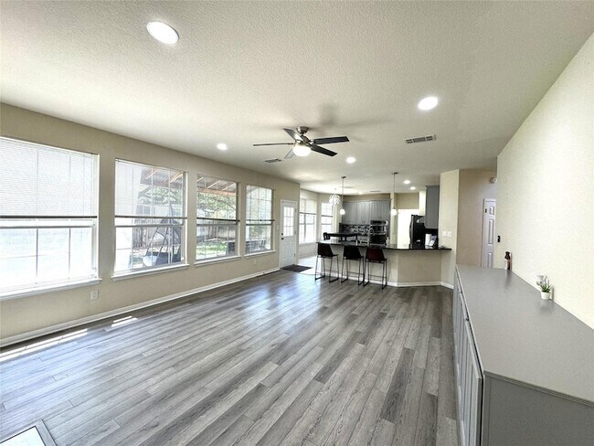 Building Photo - 8807 Splitarrow Dr