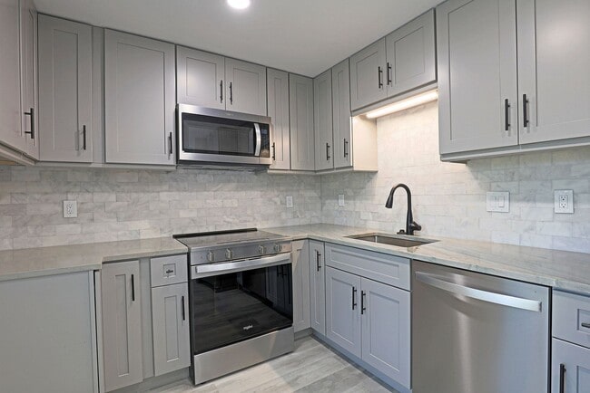 Building Photo - AVAILABLE NOW