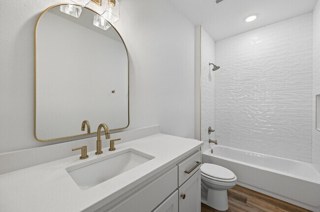 Building Photo - Brand New Custom 3 bedroom home in Granbury!