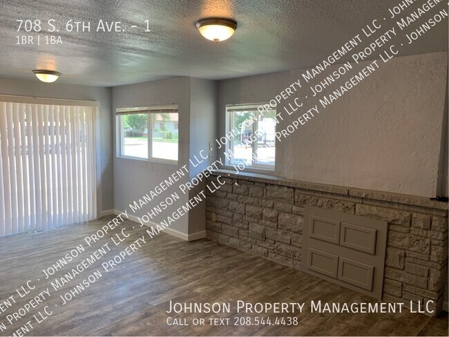 Building Photo - 708 S 6th Ave