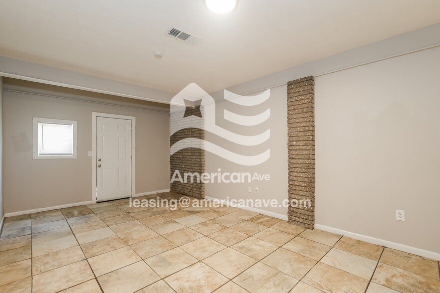 Building Photo - 3737 Bishop Ave