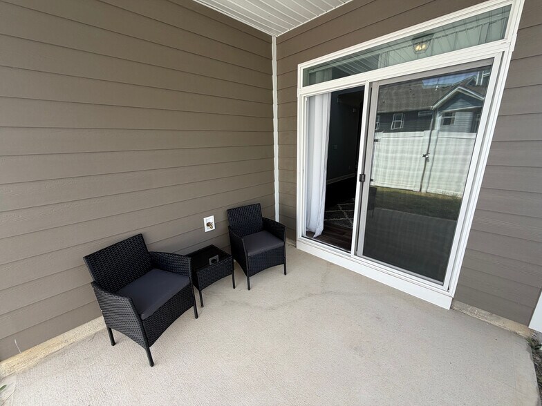 Building Photo - Room in Townhome on Keeton Ln