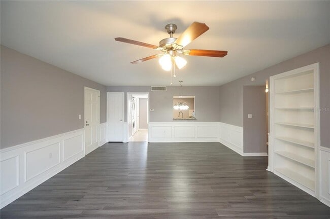 Building Photo - 10330 Carrollwood Ln