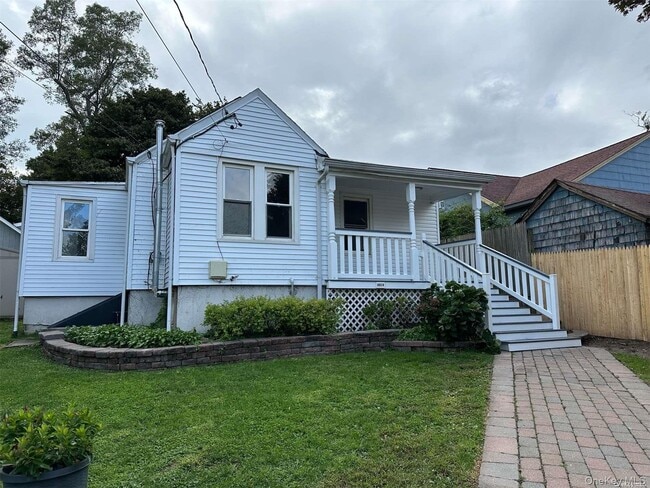 Building Photo - 303 Nassau Rd