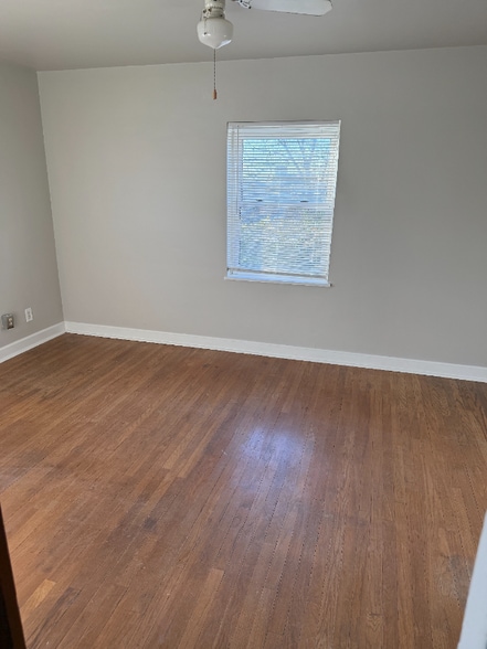 Building Photo - 4531 Roth Ave