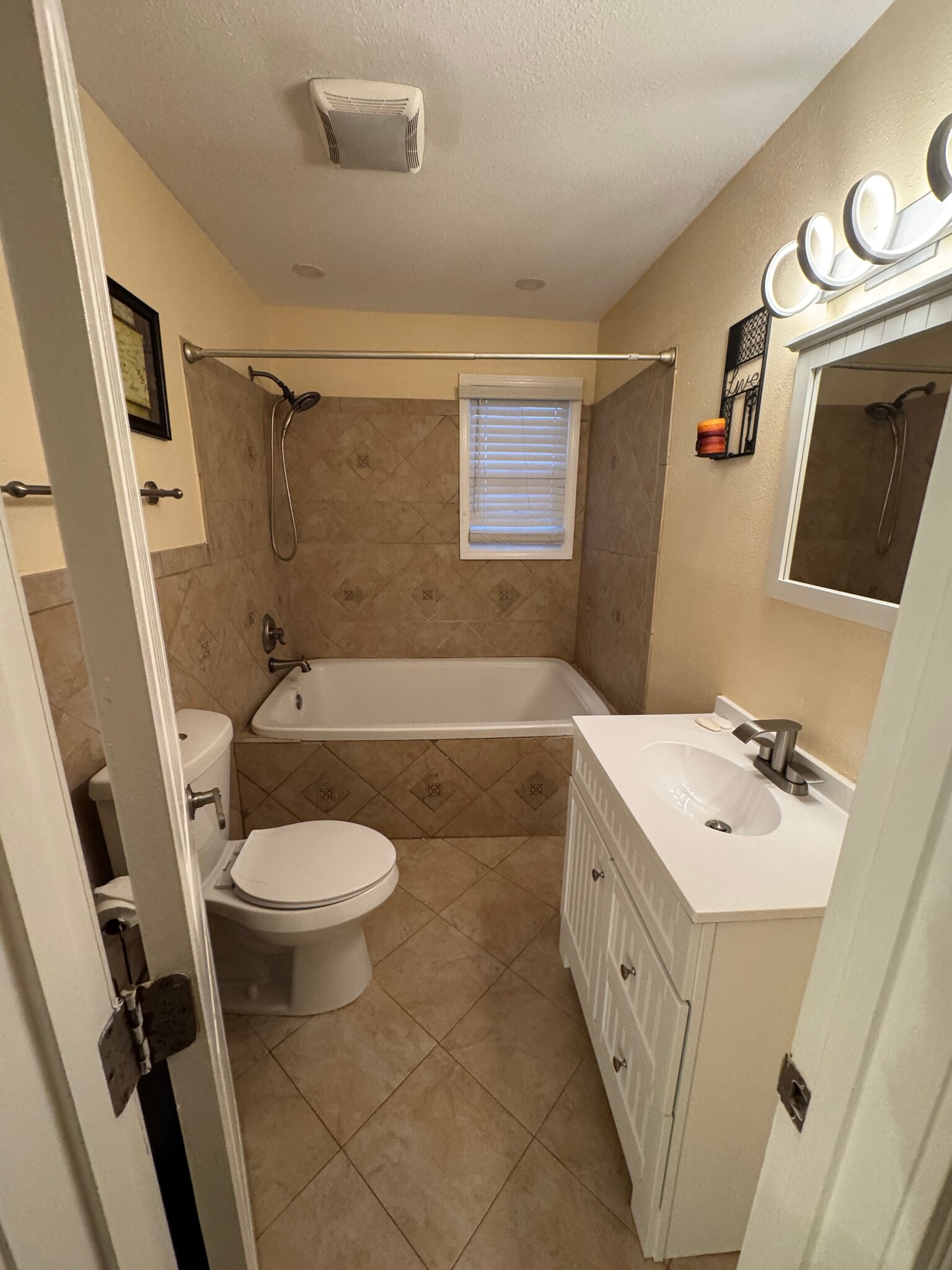 Building Photo - 2653 Madrid St