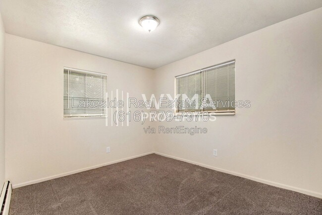 Building Photo - 1015 36th St SW