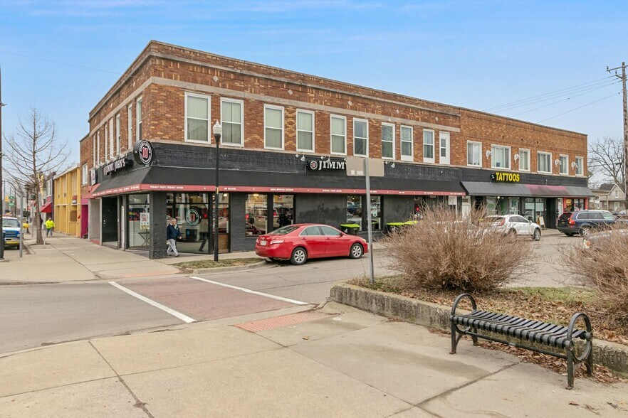 Interior Photo - 533-537 W Cross St
