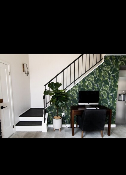 Building Photo - 602 N May