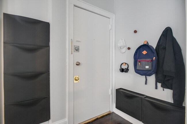 Building Photo - 148 37th St