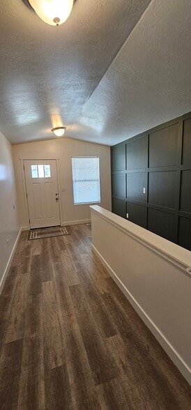 Building Photo - 629 W Life Dr