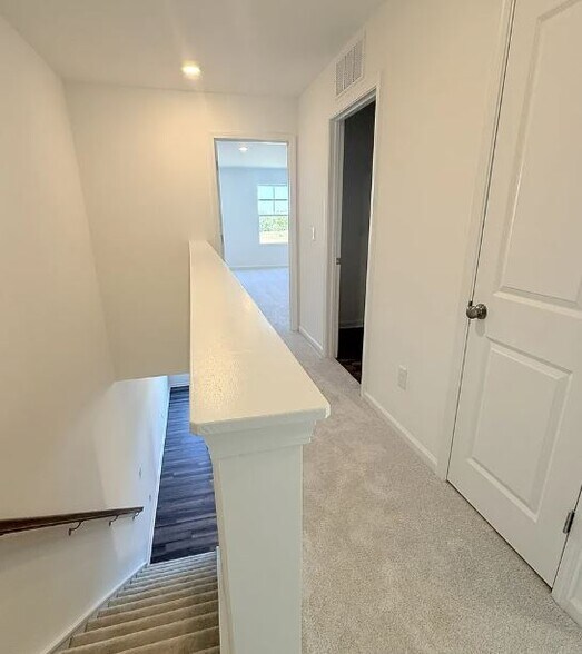 Building Photo - 58 Florida St