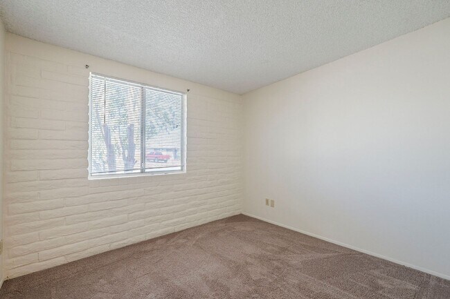 Building Photo - Cozy East Tucson 3-Bedroom with Private Ya...