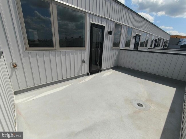 Building Photo - 3040 Northbank Pl