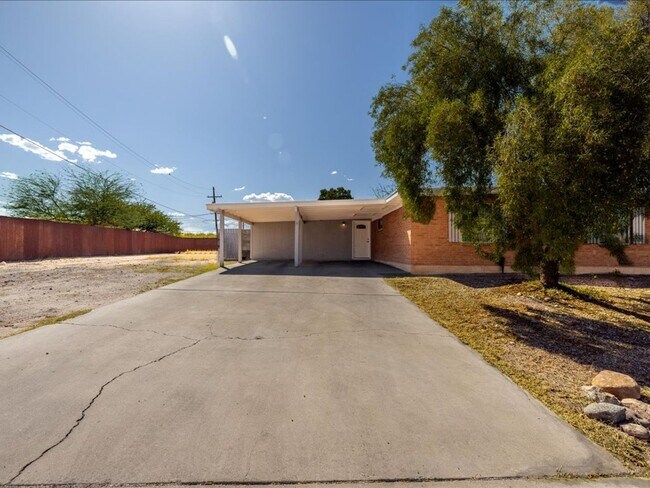 Primary Photo - 4 Bedroom 2 Bathroom
