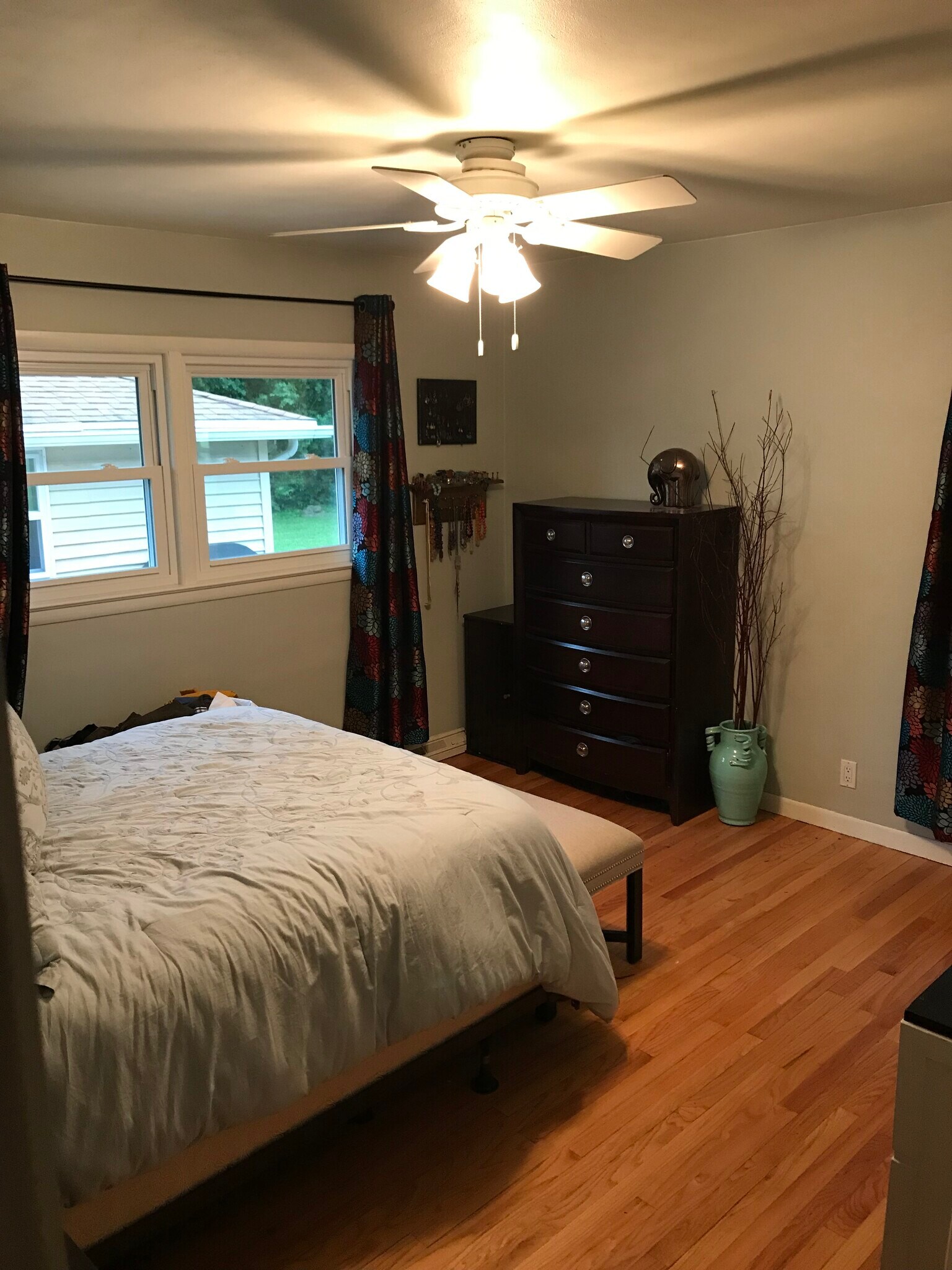 Building Photo - 12417 W Honey Ln