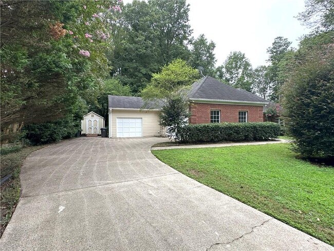 Building Photo - 1015 Allenbrook Ln