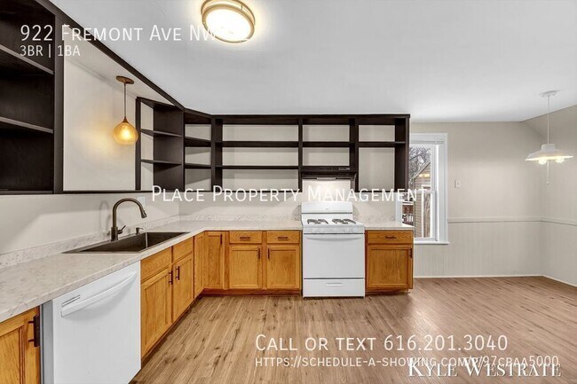 Building Photo - 922 Fremont Ave NW