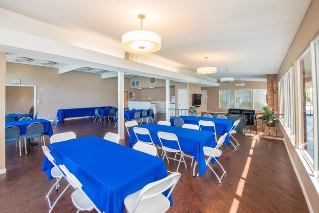 Building Photo - Remodeled Seal Beach Condo