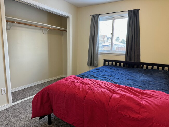 Bedroom 1 - 92 E Rosebud Ave