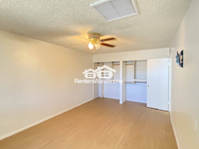 Building Photo - 2114 E Sesame St