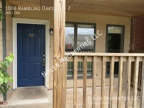 Building Photo - 1000 Rambling Oaks Dr