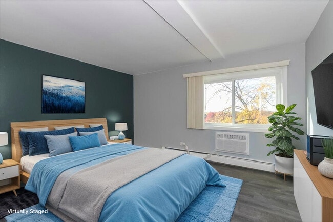 Building Photo - 10373 Dearlove Rd