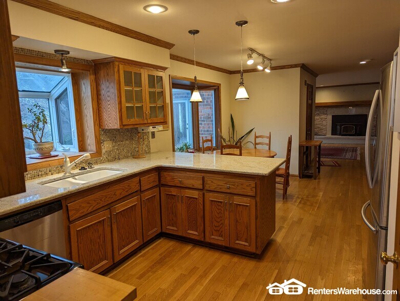 Building Photo - 8861 Greenhill Ln